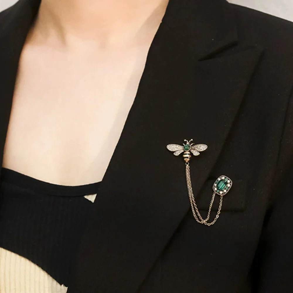Fashionable bee enamel gemstone brooch, women's anti-exposure pin, metal button to fix clothes, wedding party gift