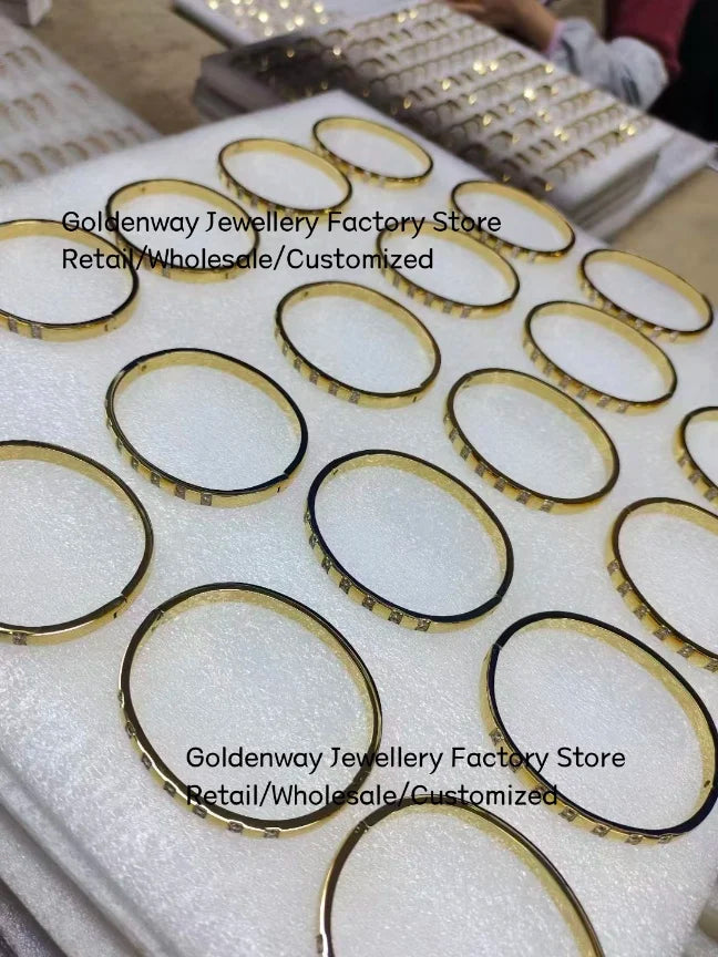 Bracelets en acier inoxydable ou titane avec motif floral pour femme